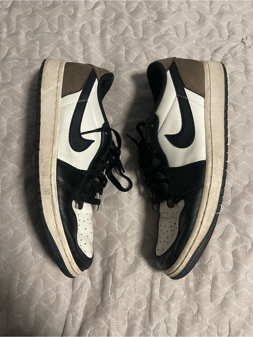 Jordan 1 Low Mocha - Picture 2 of 9